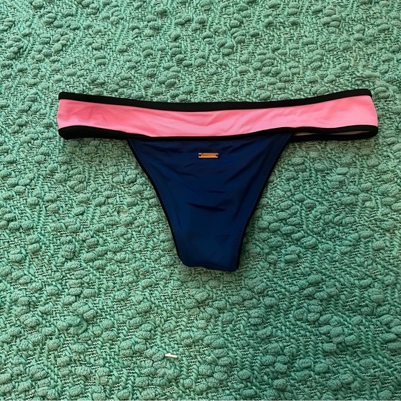 Victoria’s Secret The Itsy Bottom - Picture 2 of 3